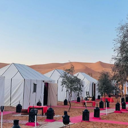 מלון מרזאוגה Zahra Luxury Desert Camp מראה חיצוני תמונה