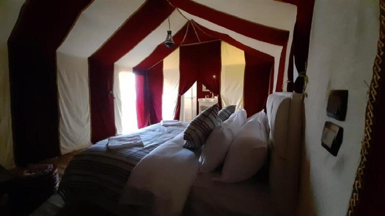 מלון מרזאוגה Zahra Luxury Desert Camp מראה חיצוני תמונה