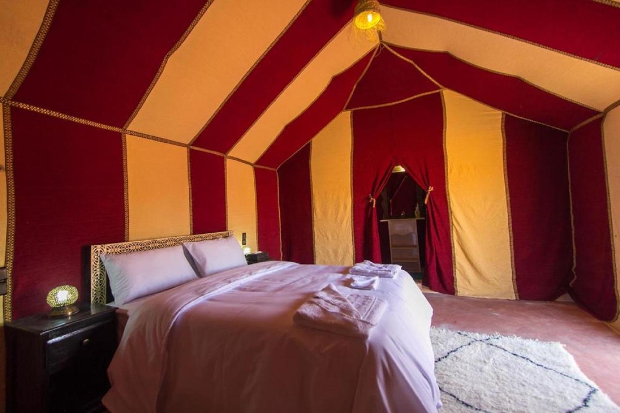 מלון מרזאוגה Zahra Luxury Desert Camp מראה חיצוני תמונה