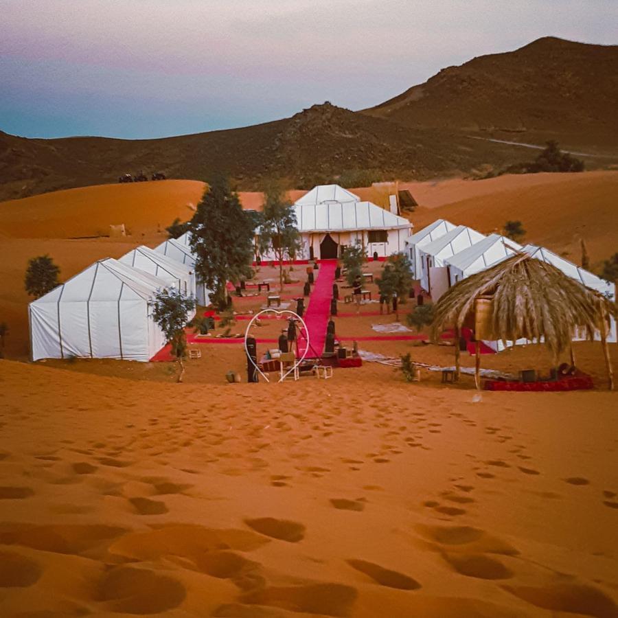 מלון מרזאוגה Zahra Luxury Desert Camp מראה חיצוני תמונה