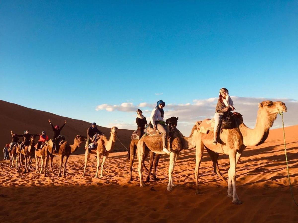 מלון מרזאוגה Zahra Luxury Desert Camp מראה חיצוני תמונה