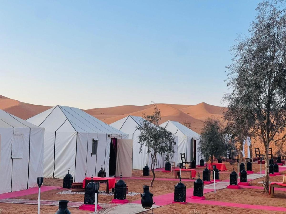 מלון מרזאוגה Zahra Luxury Desert Camp מראה חיצוני תמונה